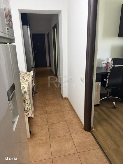 Apartament cu 4 camere semidecomandat în Drumul Taberei