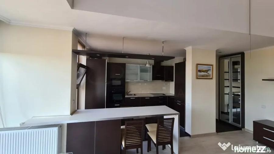 Apartament cu 4 camere semidecomandat în Iancu Nicolae