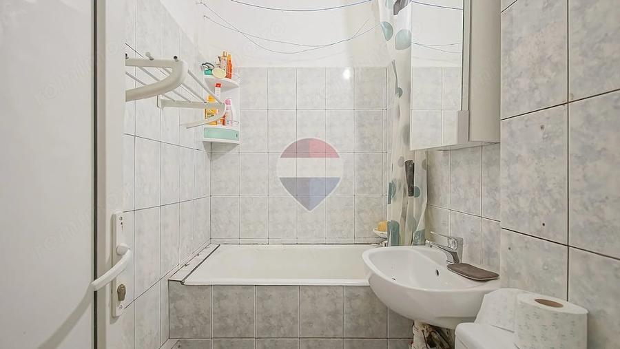 Apartament cu 2 camere semidecomandat în Noua