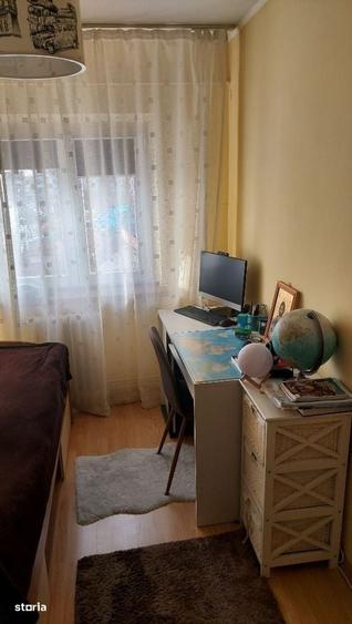 Apartament cu 3 camere decomandat în Păcurari
