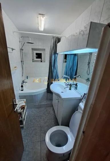 Apartament cu 3 camere decomandat, mobilat în Timpuri Noi