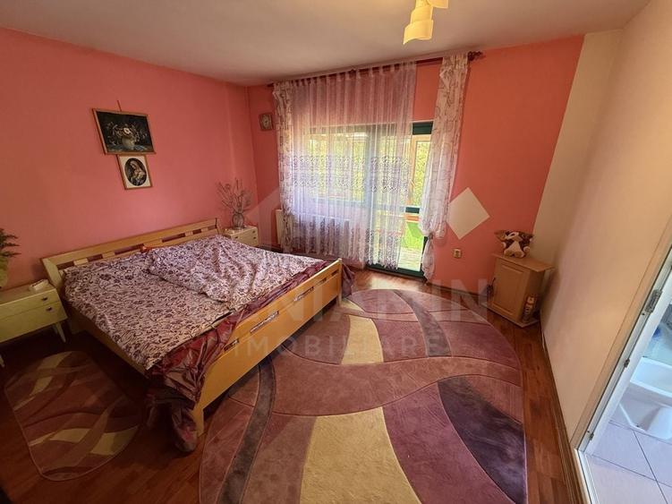 Casă cu 5 camere cu Teren 1039 Mp în Rovine