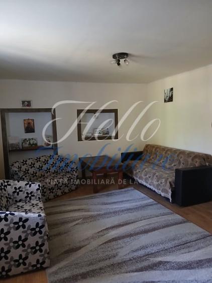 Casă individuală cu 3 camere cu Canalizare în Luna de Sus