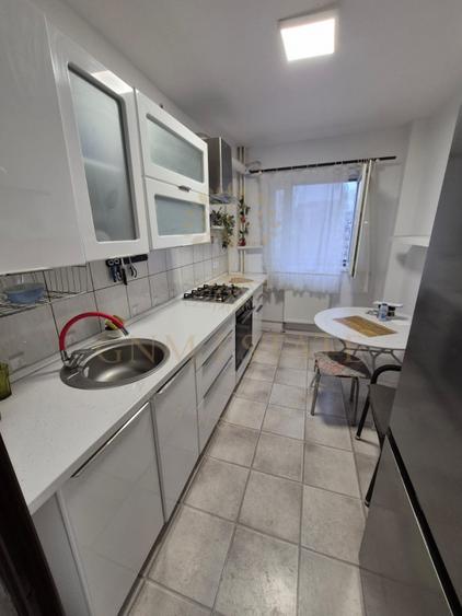 2 Camere Et.7/10 Decomandat An constructie 1980 Metrou Gorjului - 4