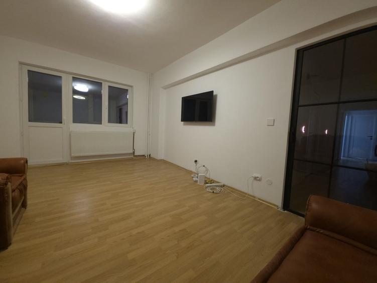 Apartament cu 3 camere decomandat în Alexandru cel Bun