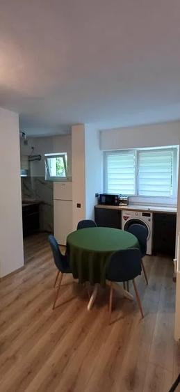 Apartament cu 2 camere semidecomandat, mobilat în Berceni