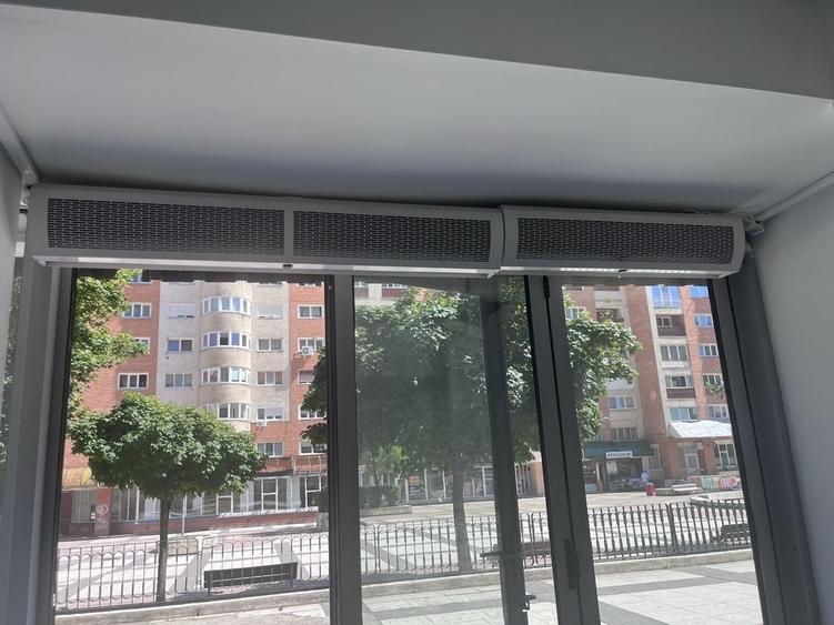 Spațiu comercial, de 105 mp, în Răcădău