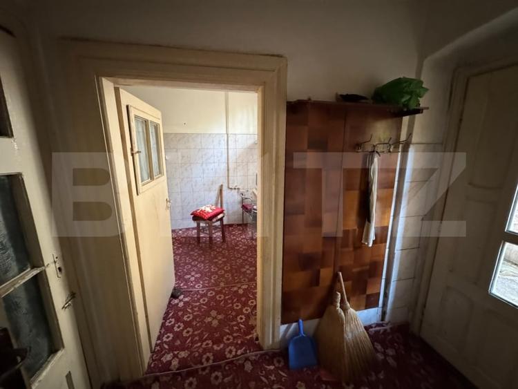 Casă cu 3 camere cu Canalizare în Central