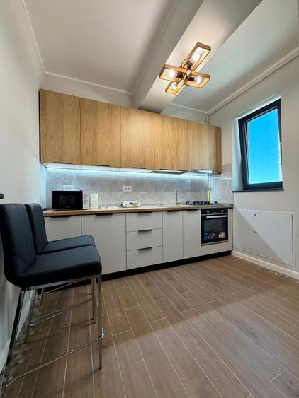 Apartament cu 2 camere decomandat în Universitate