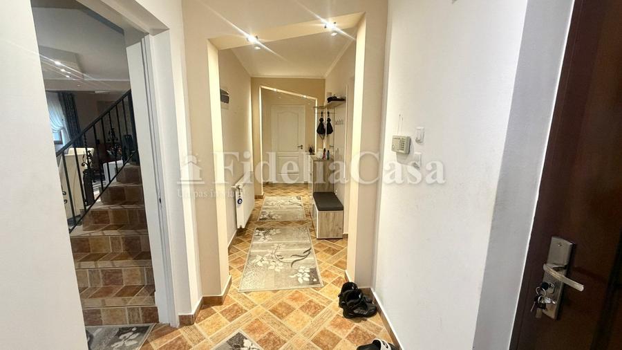 Casă cu 4 camere cu Teren 1453 Mp în Sculeni