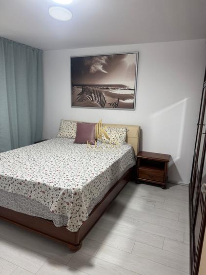 Apartament cu 3 camere decomandat, mobilat în Panduri