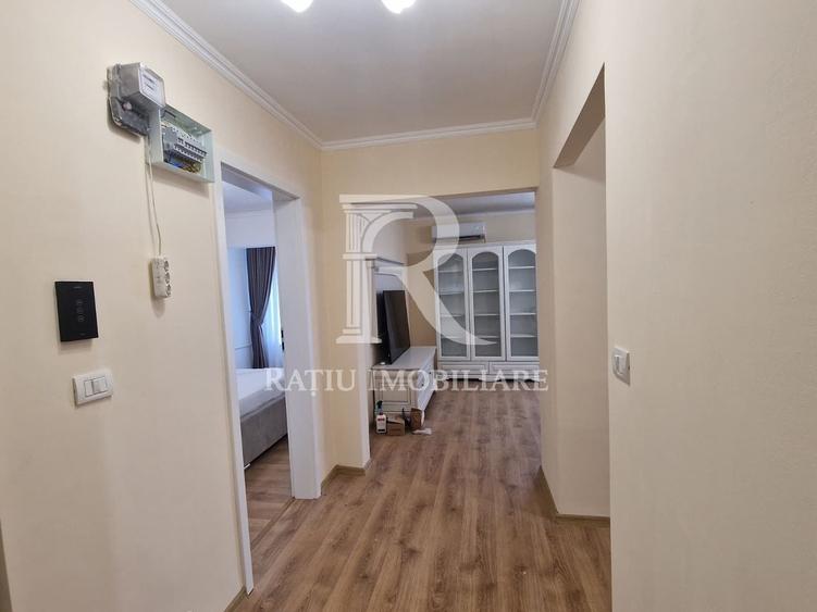 Apartament cu 3 camere decomandat, mobilat în Nufărul
