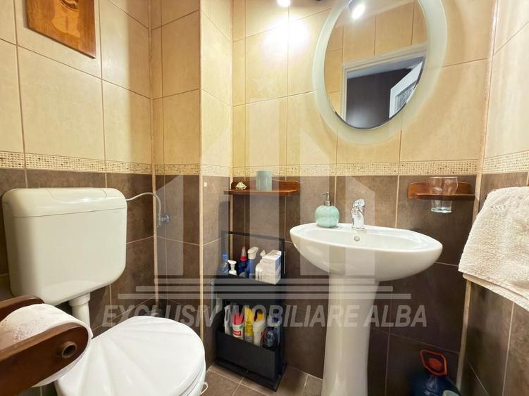 Apartament cu 3 camere decomandat, mobilat în Ampoi 3