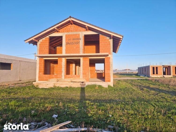 Casă cu 4 camere cu Teren 130 Mp în Sânmartin