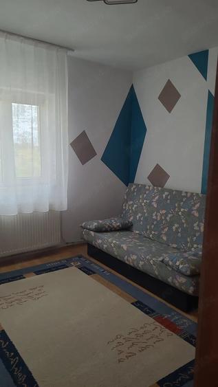 Apartament cu 2 camere semidecomandat în 1 Decembrie