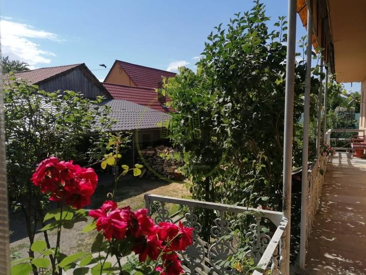 Casă individuală cu 6 camere cu Canalizare în Reghin