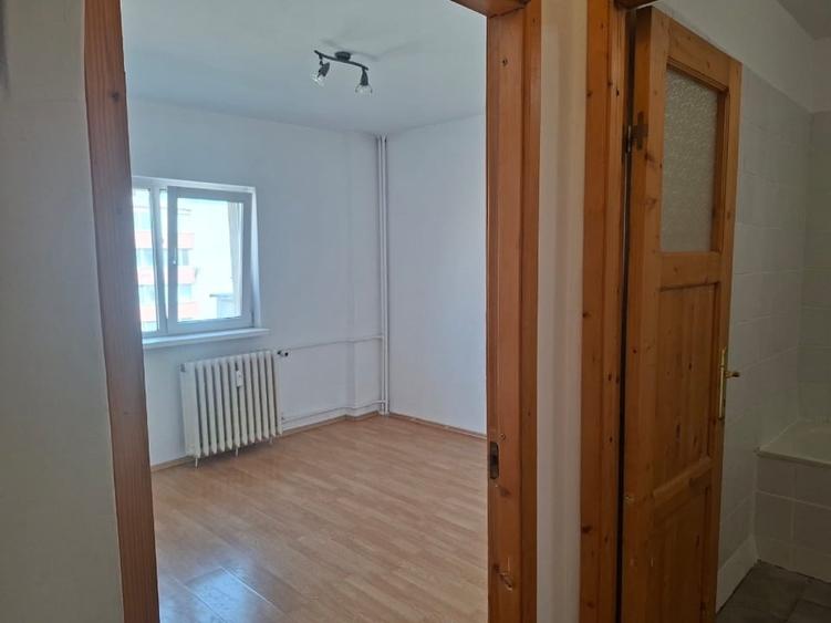 Apartament cu 2 camere decomandat în Moșilor