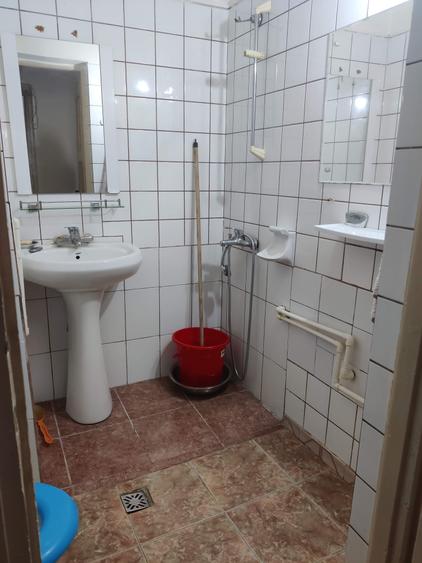 Apartament cu 2 camere nedecomandat în P-ța Universității