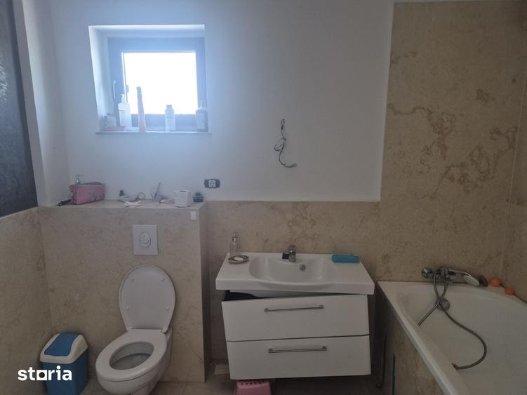 Casă cu 5 camere cu Teren 1000 Mp în Dragomirești-Vale