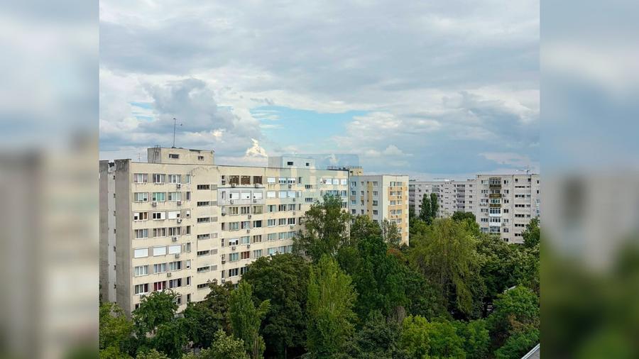 Apartament cu 3 camere semidecomandat, mobilat în Drumul Taberei