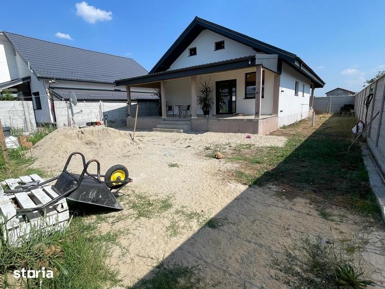 Casă cu 3 camere cu Teren 400 Mp în Domnești