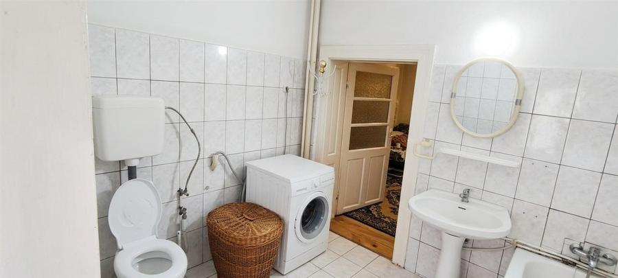 Casă cu 3 camere cu Teren 900 Mp în Spitalul Județean