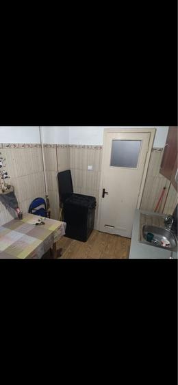 Apartament cu 3 camere decomandat în Radu Negru