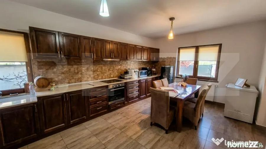Casă cu 4 camere cu Teren 525 Mp în Central