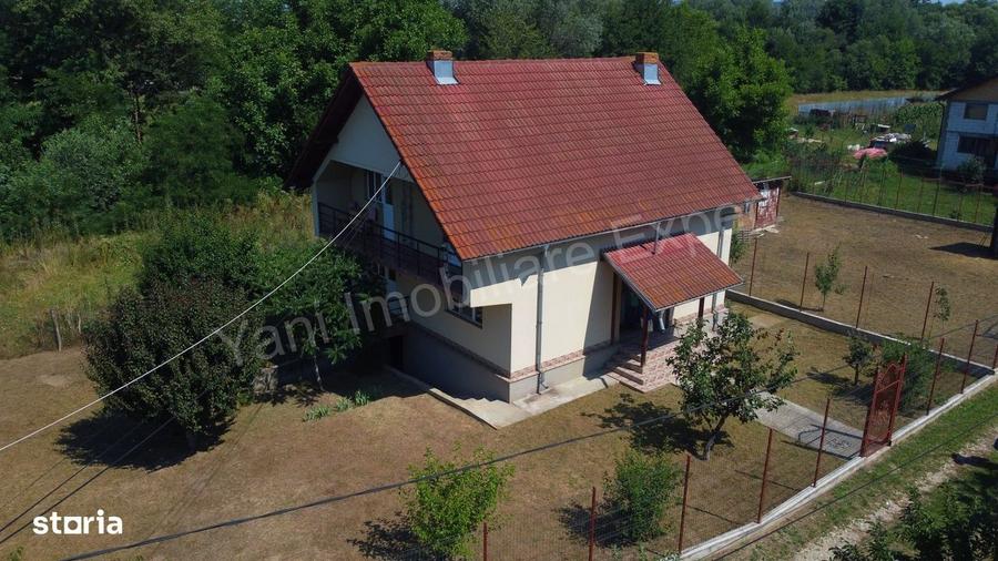Casă cu 4 camere în Curtea de Argeș