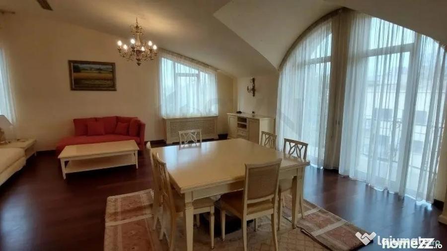 Casă cu 7 camere cu Teren 250 Mp în Cotroceni