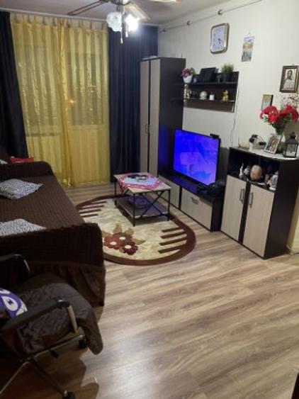 Apartament cu 2 camere semidecomandat în Ferentari