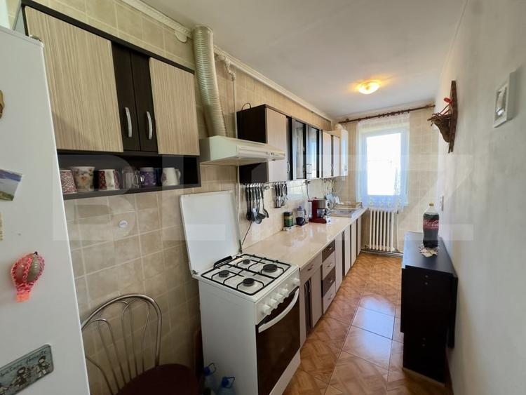 Apartament cu 2 camere semidecomandat, mobilat în Cugir