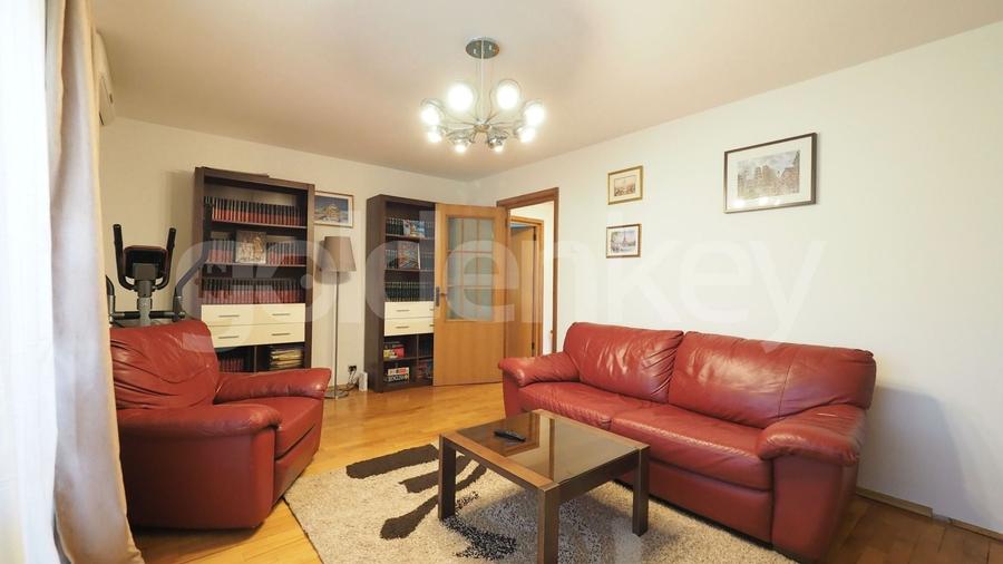 Apartament cu 3 camere decomandat, mobilat în Aviației