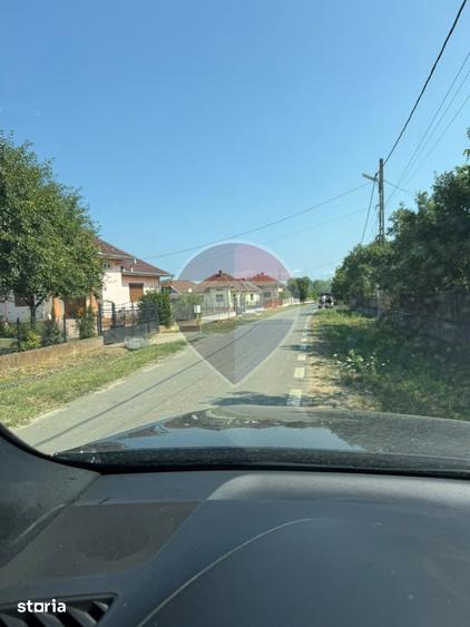 Casă cu 4 camere cu Teren 3362 Mp în Mireșu Mare