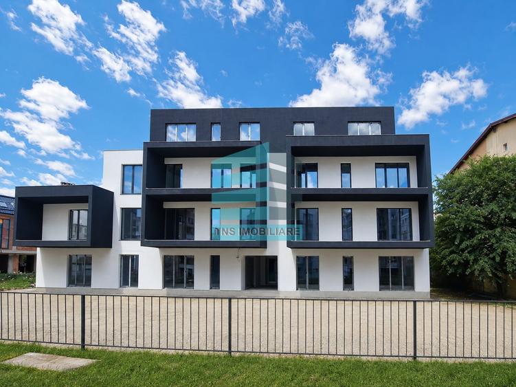 Apartament cu 4 camere decomandat în Titan