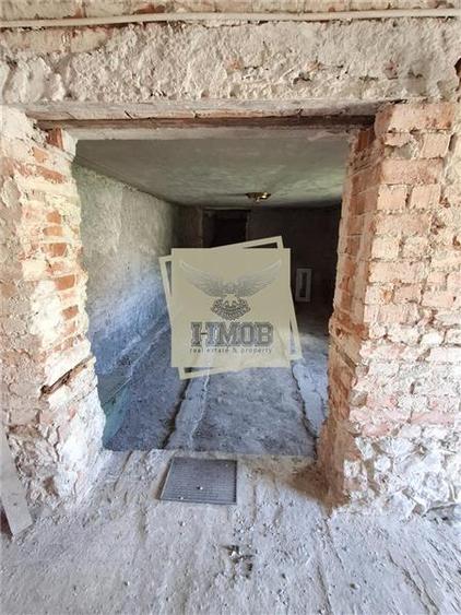 Apartament cu pivnita si curte de 211 mp zona 0 - 3