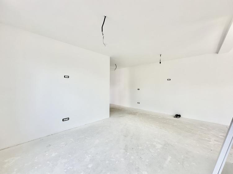 Duplex cu 4 camere cu Canalizare în Moșnița Nouă