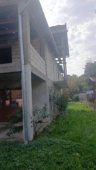Casă cu 2 camere cu Teren 110 Mp în Săvârșin