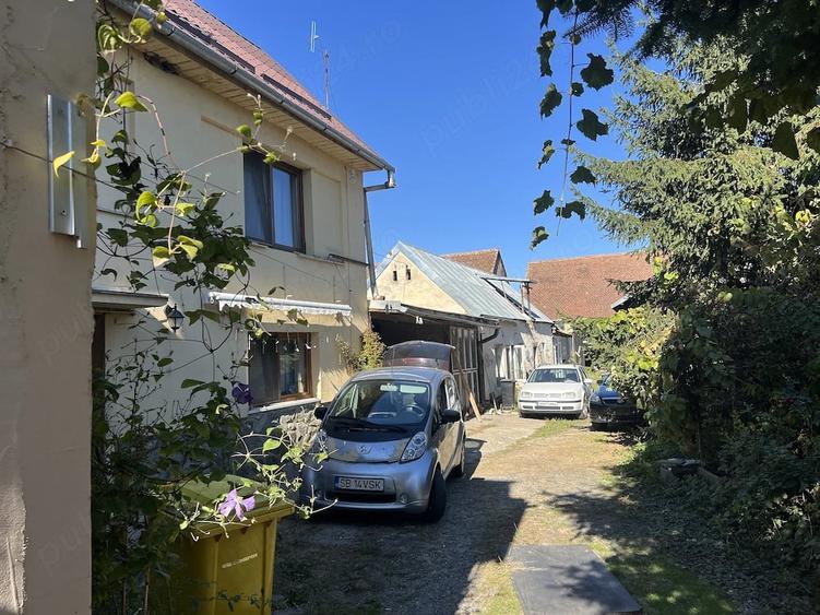 Casă cu Teren 1600 Mp în Șura Mică
