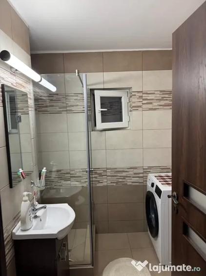 Casă cu 7 camere în Păuleasca