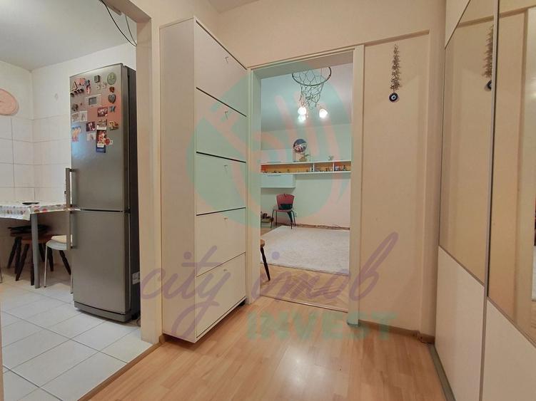 Apartament cu 3 camere semidecomandat, mobilat în Câmpia Libertății