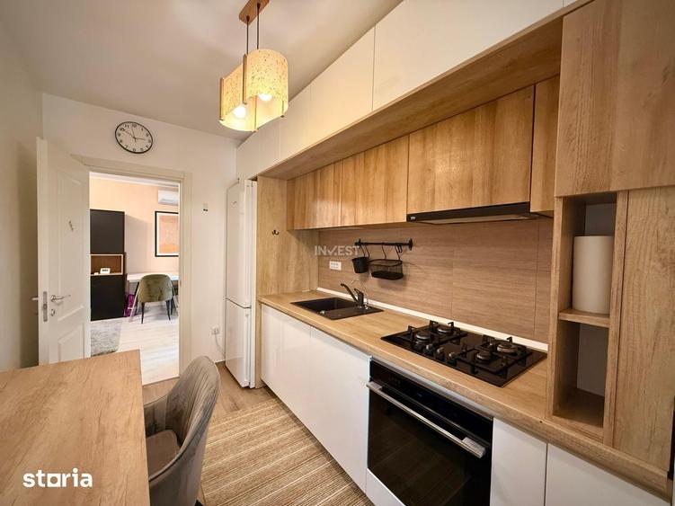 Apartament cu 3 camere în Podu Roș