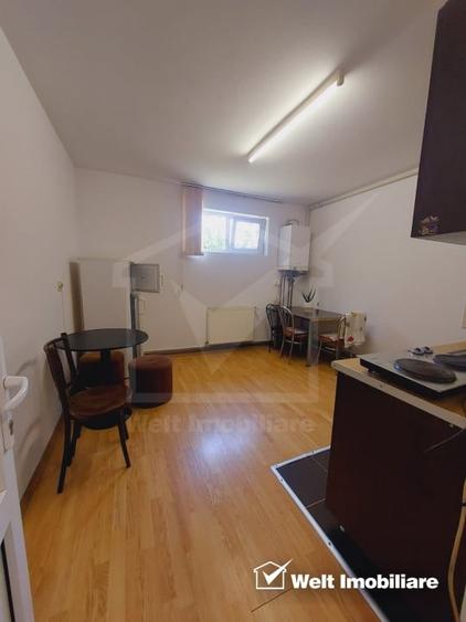 Apartament cu 4 camere decomandat, mobilat în Andrei Mureșanu