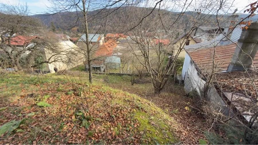 Teren de 721 mp, în Central
