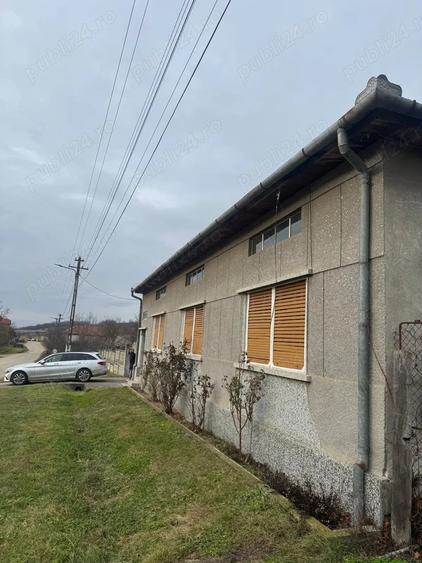 Casă cu 4 camere cu Teren 3000 Mp în Cireșu