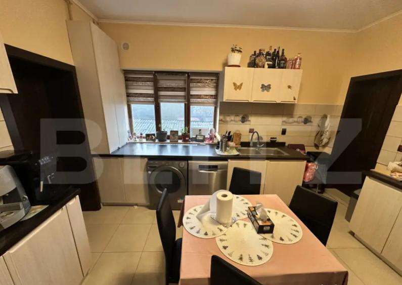 Apartament cu 2 camere semidecomandat, mobilat în Central