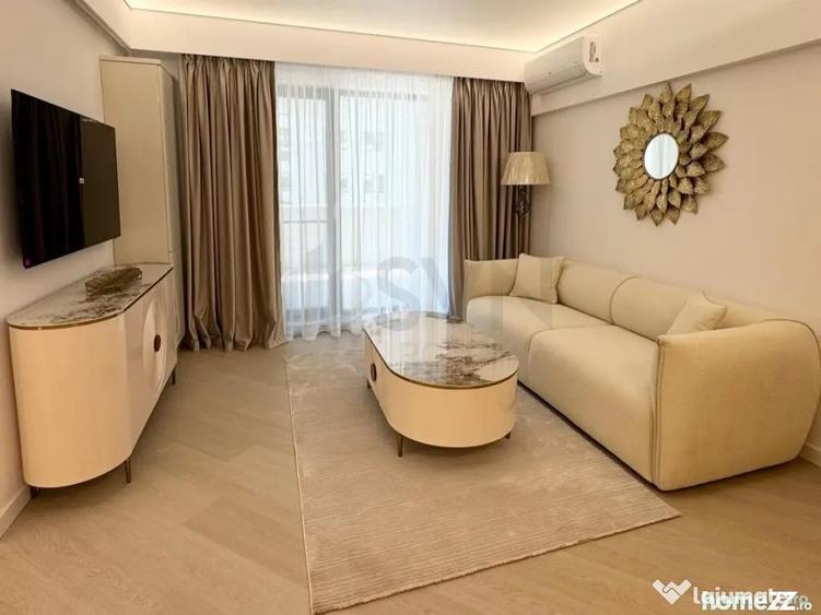 Apartament cu 3 camere semidecomandat în Herăstrău