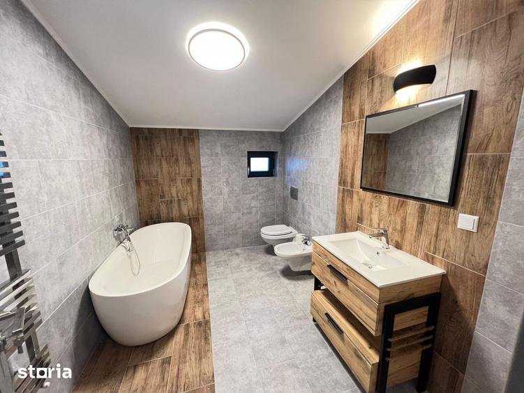 Casă cu 4 camere cu Teren 700 Mp în Central