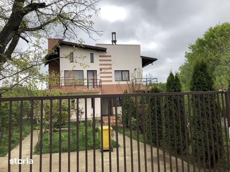 Casă cu 4 camere cu Teren 150 Mp în Moșoaia