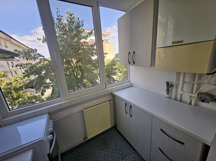 Apartament cu 2 camere decomandat în 1 Mai